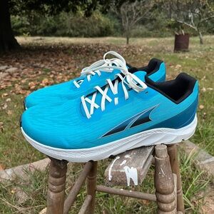 Altra Blue and White for Performance